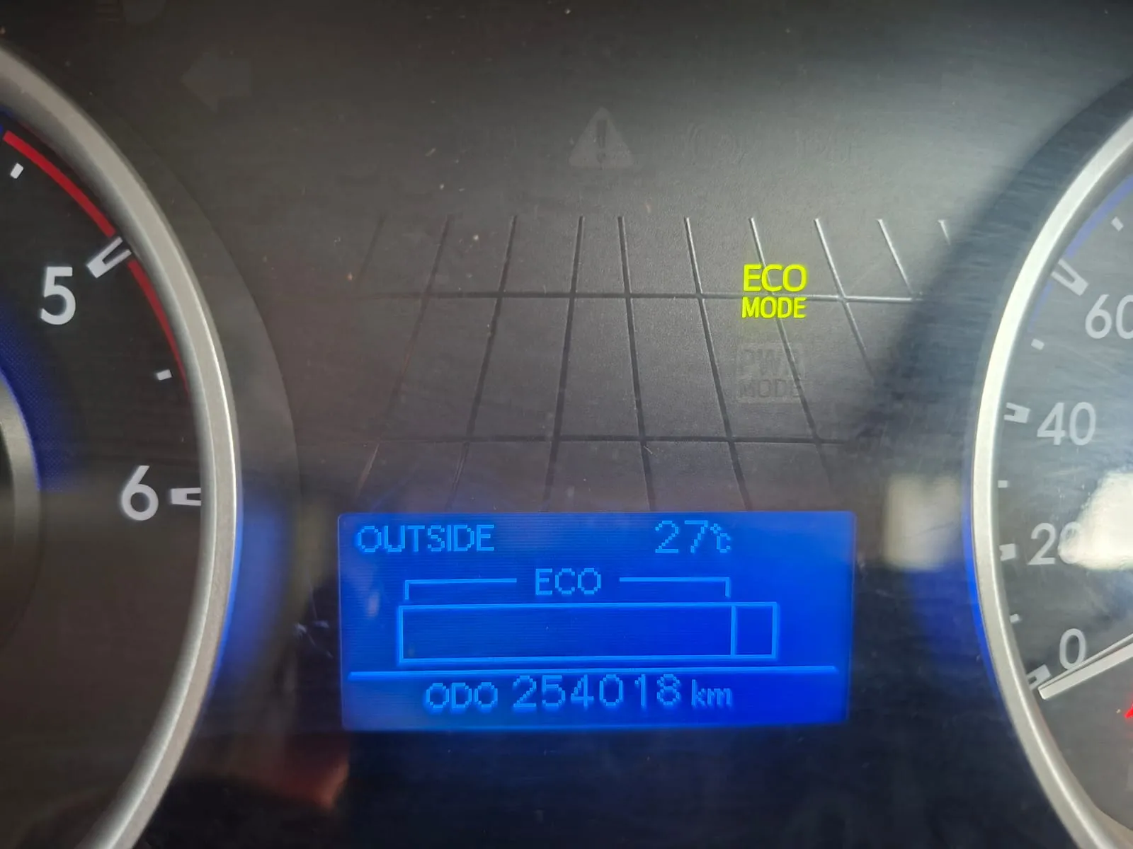 Toyota Hilux Bakkie - image 4