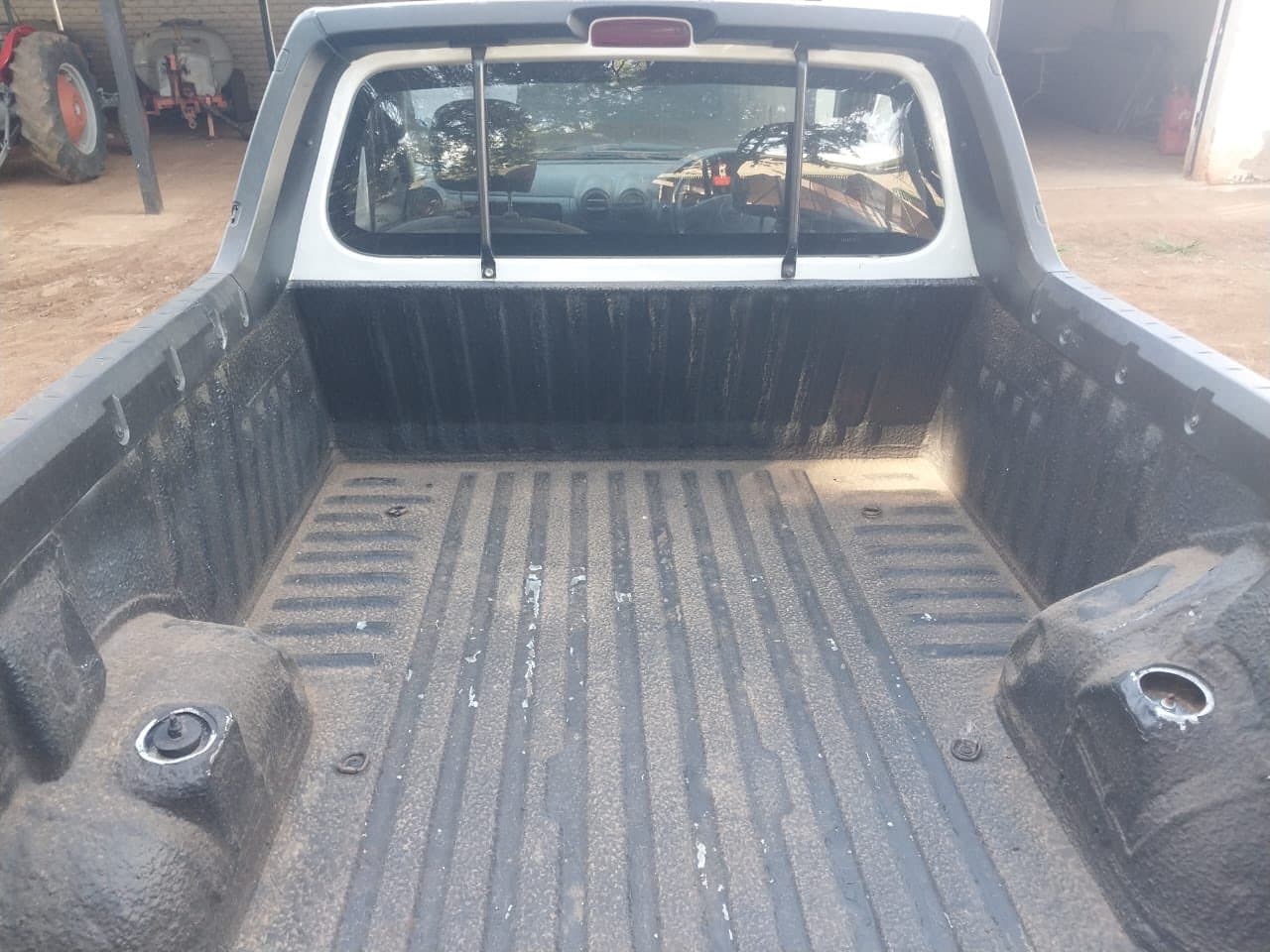 NISSAN NP200 - image 4