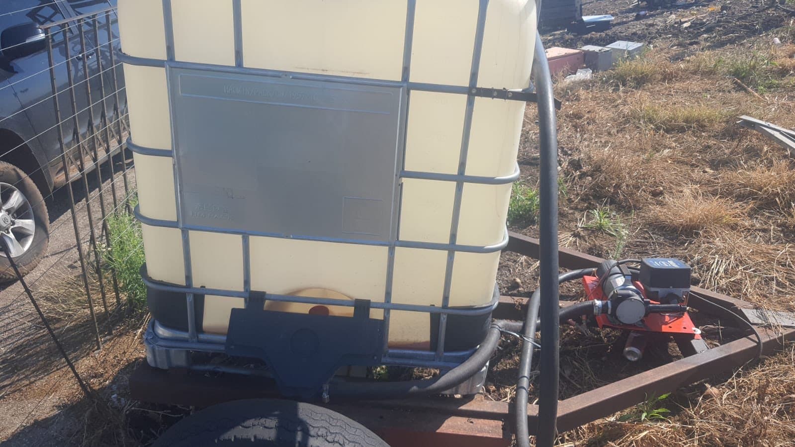 FLOWBIN OP TRAILER MET 12v POMP & NOZZLE - image 2