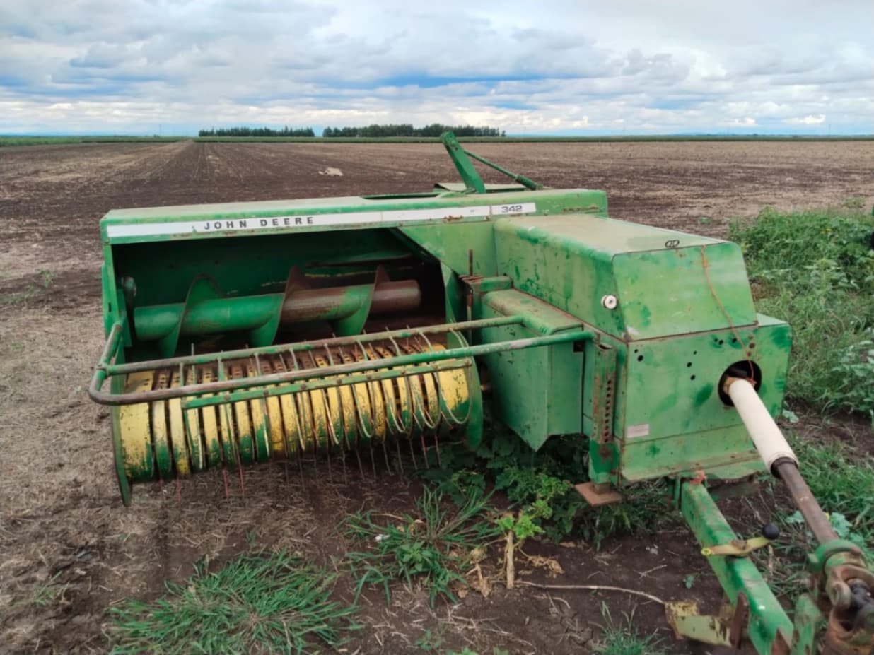JOHN DEERE BALER - image 3