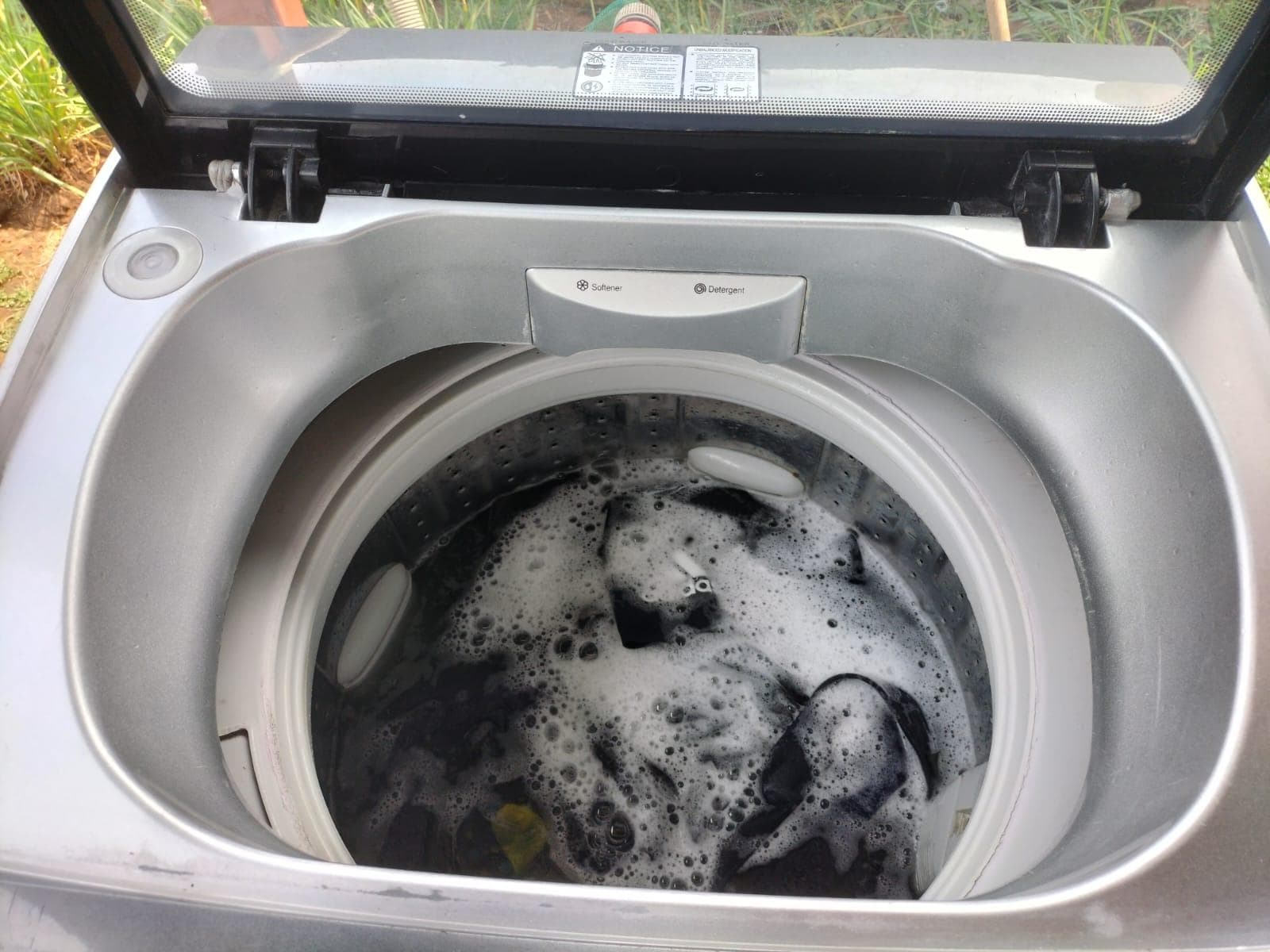 13kg Hisense top loader washing machine - image 2
