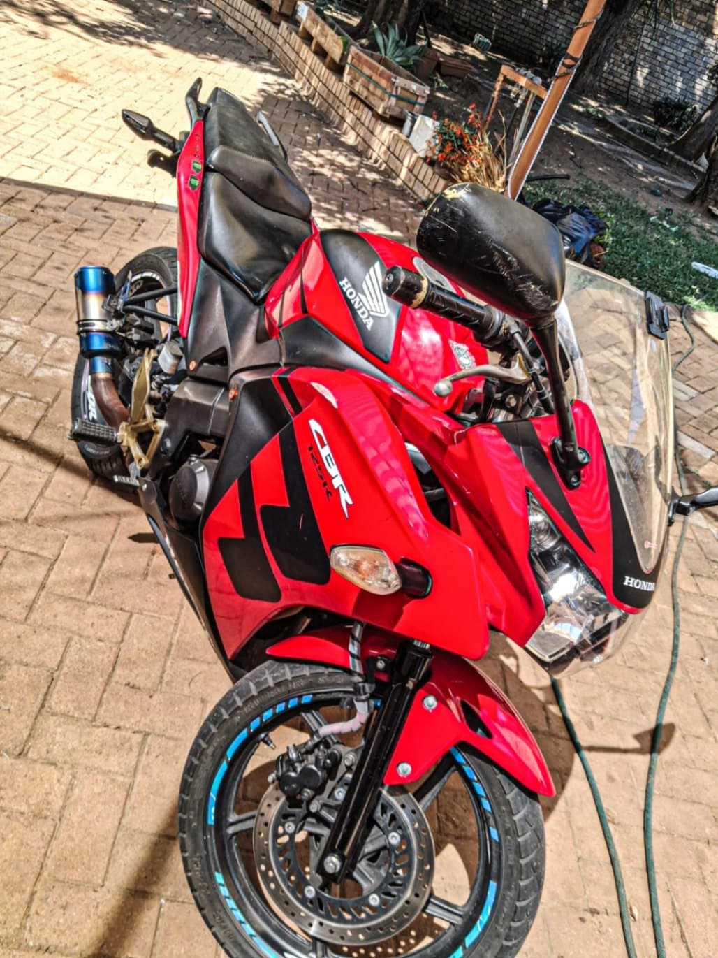 HONDA CBR 125 MOTORFIETS - image 2