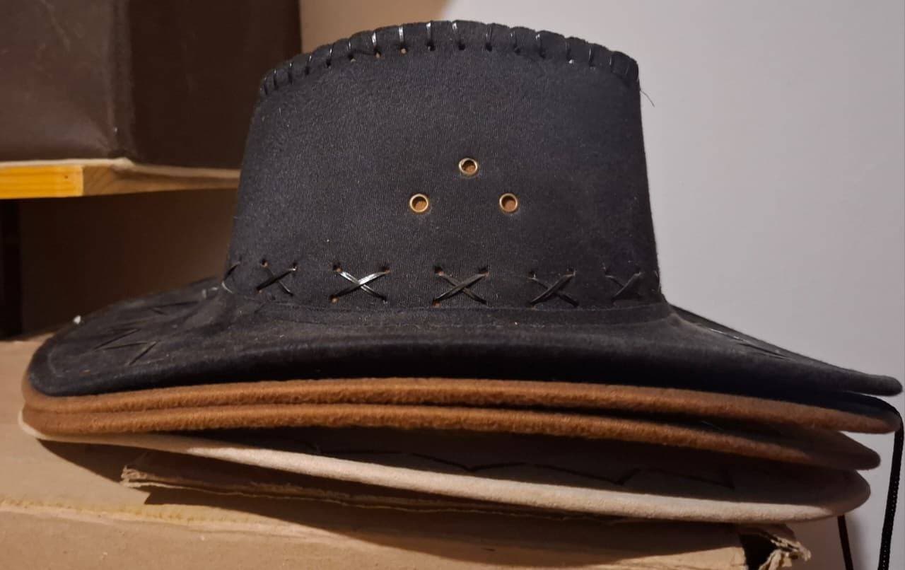 4 X COWBOY HATS (BUNDLED LOT)