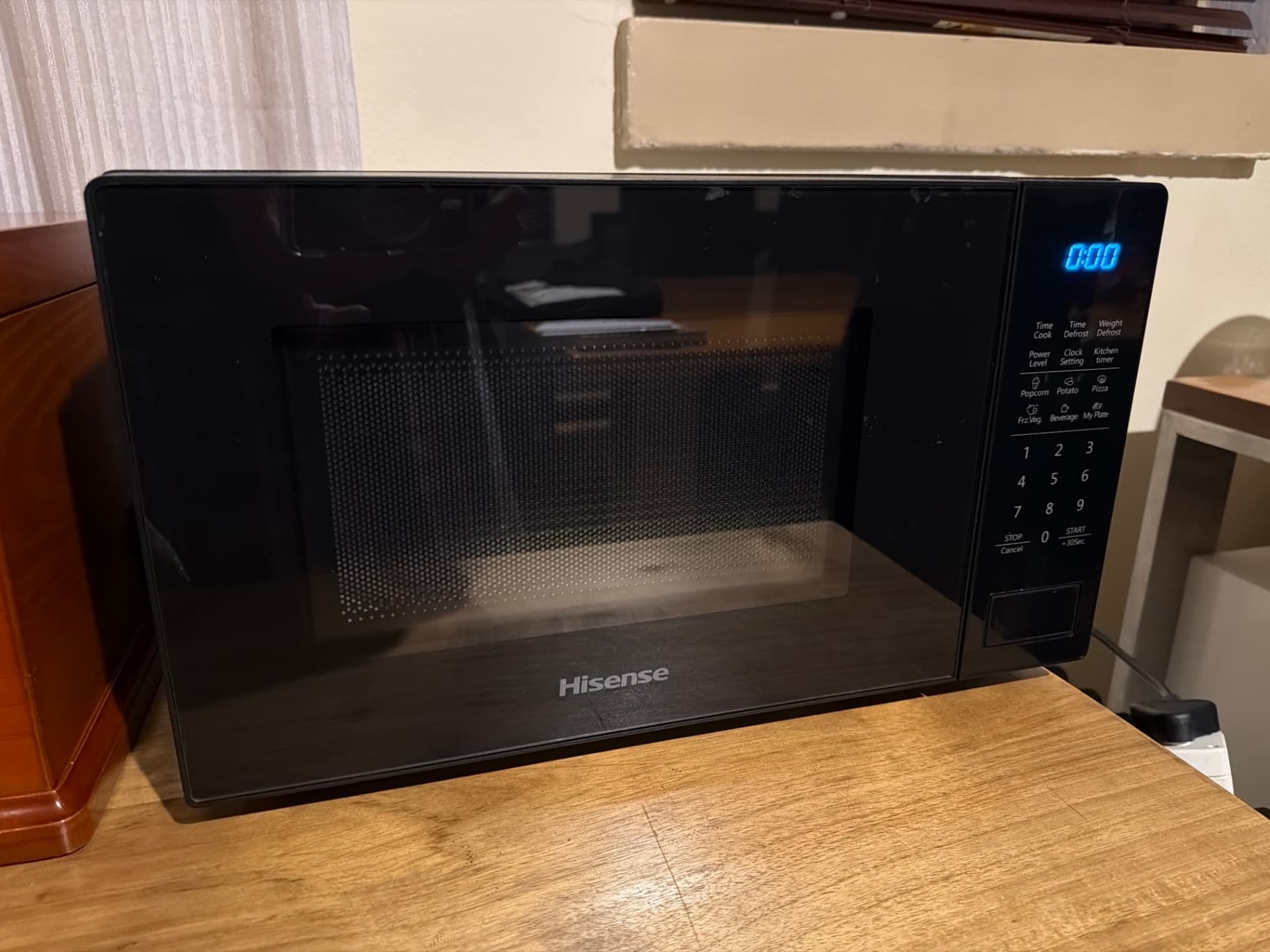 HISENSE Microwave Oven (20L)