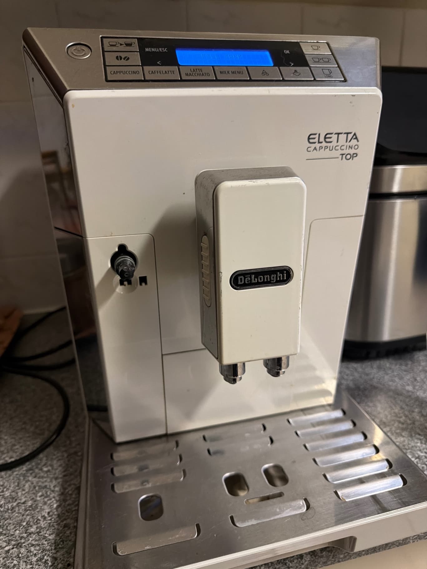 DELONGHI - Eletta Cappuccino Coffee Machine