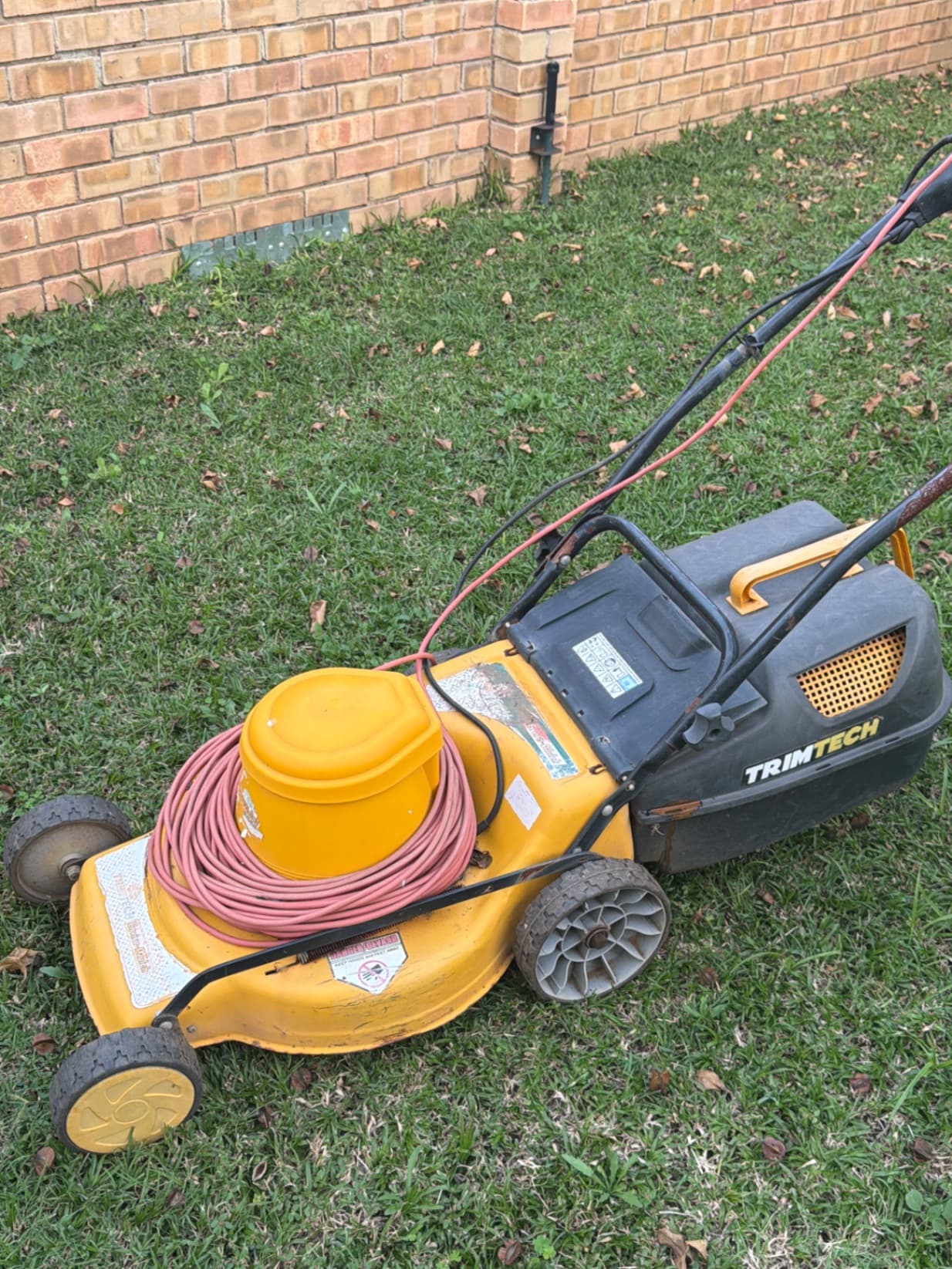 TRIMTECH - Electric Lawnmower